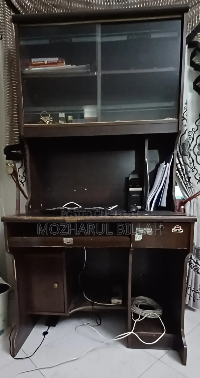 Reading Table With Bookshelf