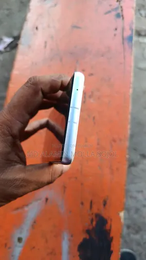 ইএল ১২৮ জিবি সাদা