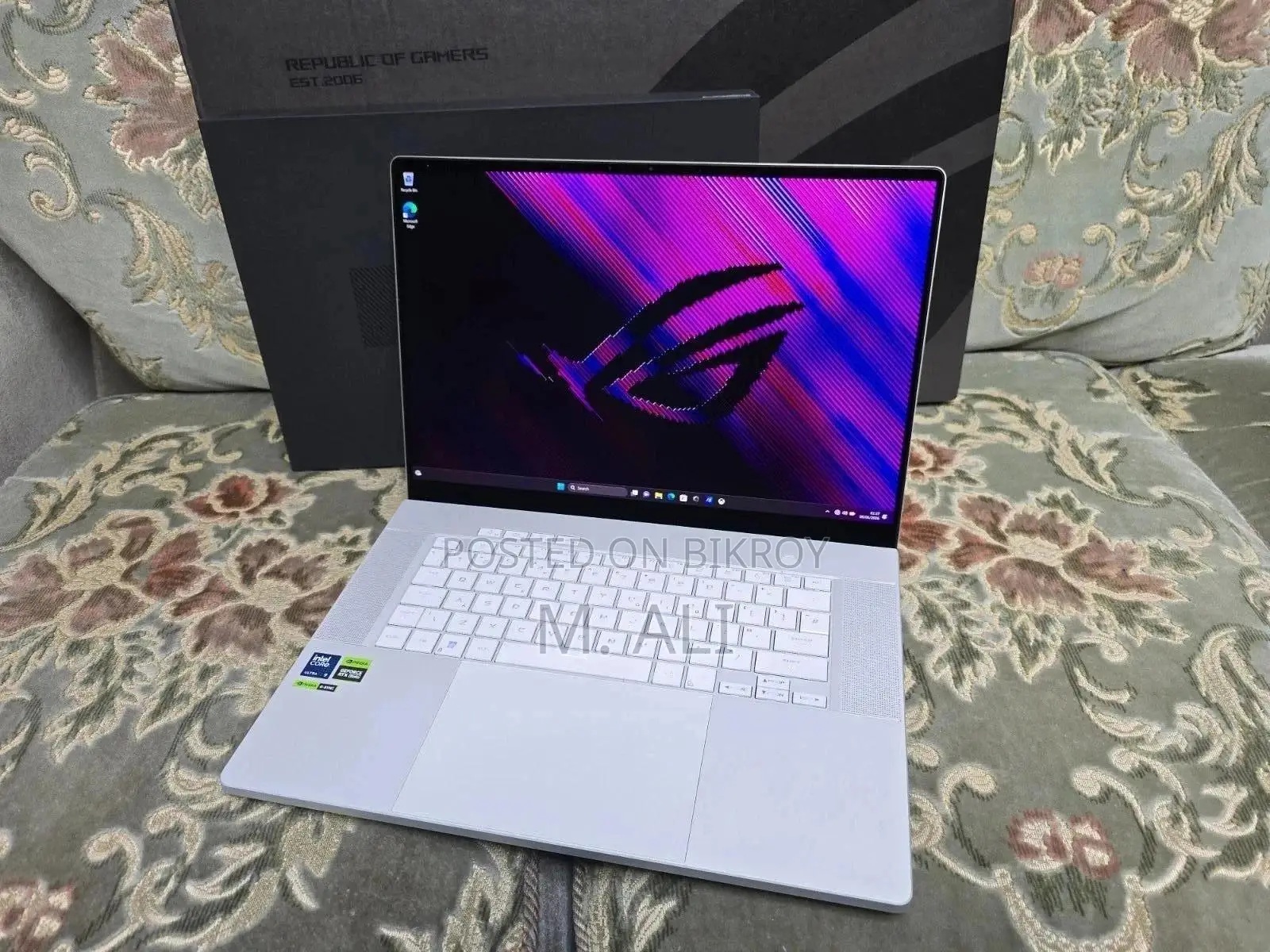 New Laptop Asus ROG Zephyrus G16 32GB Intel Core Ultra 9 SSD 2T