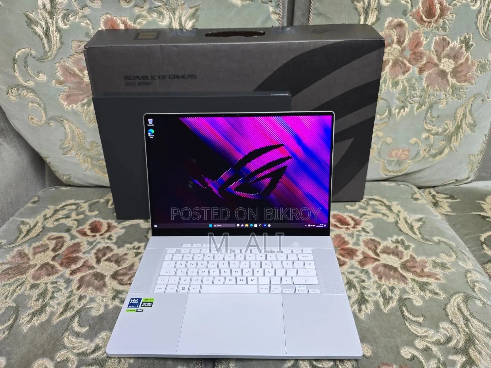 New Laptop Asus ROG Zephyrus G16 32GB Intel Core Ultra 9 SSD 2T