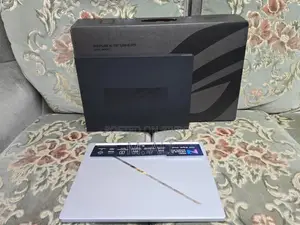 New Laptop Asus ROG Zephyrus G16 32GB Intel Core Ultra 9 SSD 2T