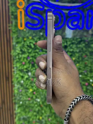 Apple iPhone 16 Pro 128 GB Gold