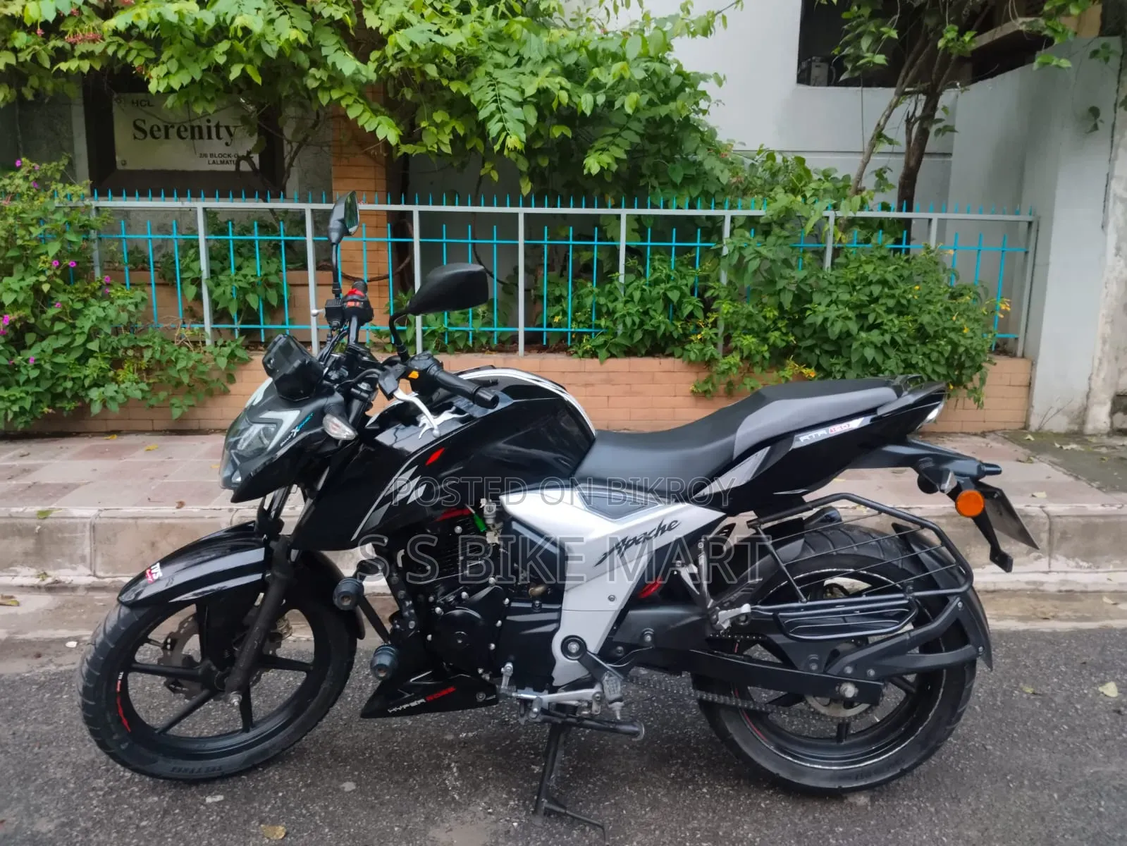 TVS Apache RTR 160 4V 2020 Black