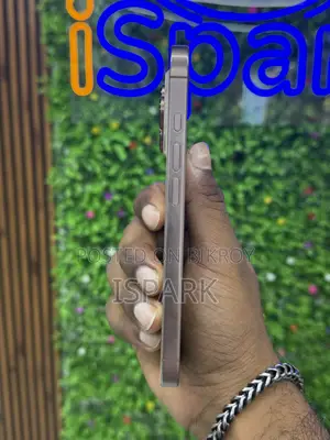 Apple iPhone 16 Pro 128 GB Gold