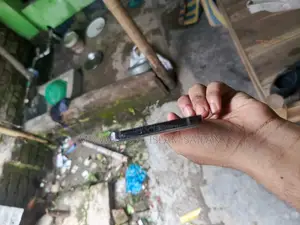 স্যামসাং গ্যালাক্সি এস২১ ৫জি ১২৮ জিবি ব্ল্যাক