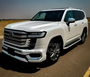 Toyota Land Cruiser 2022 White