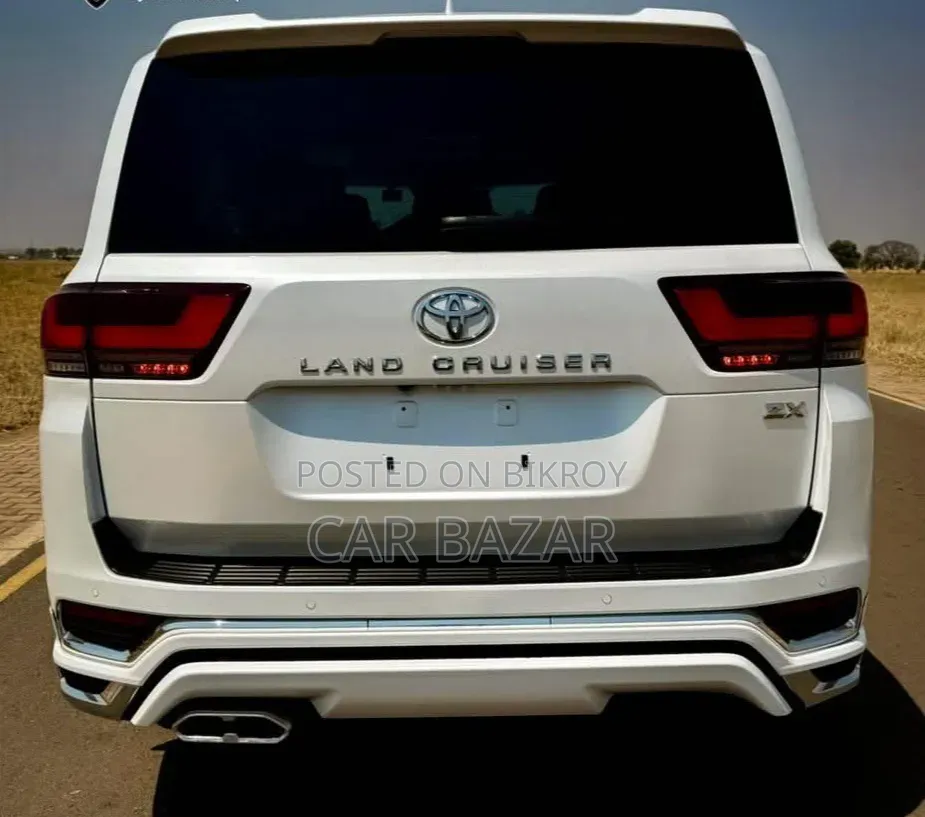 Toyota Land Cruiser 2022 White