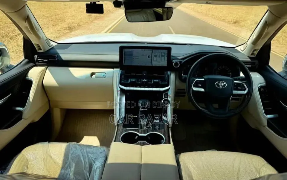 Toyota Land Cruiser 2022 White