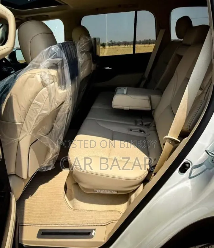 Toyota Land Cruiser 2022 White