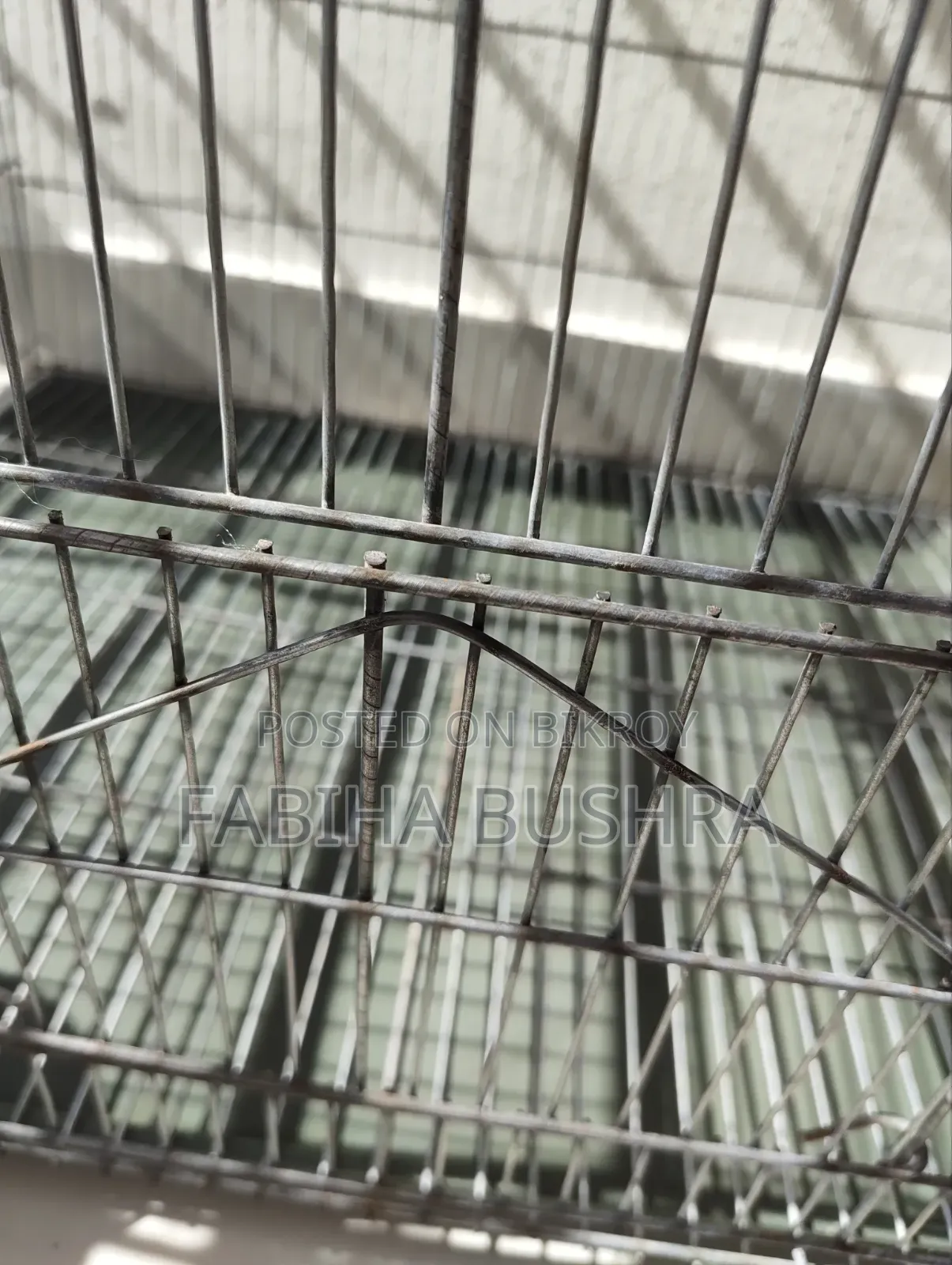 Bird cage, tray, food, food and water container