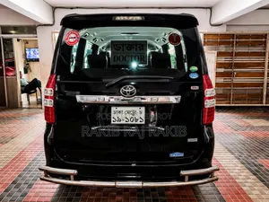 Toyota Noah 2012 Maroon