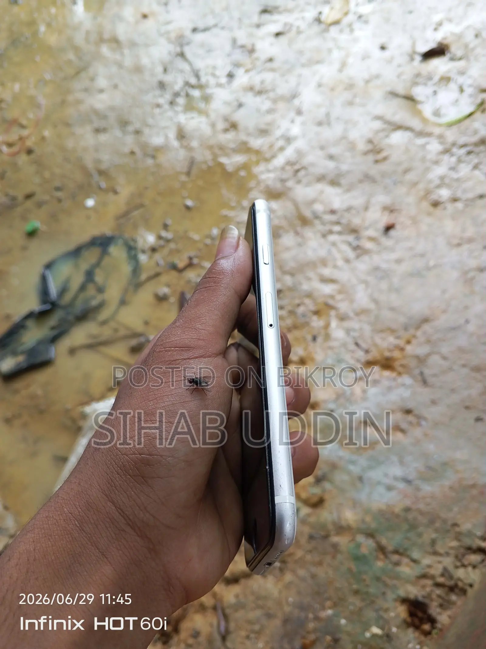 Apple iPhone SE 64 GB White