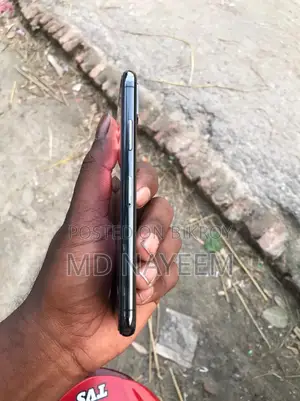 অ্যাপল আইফোন এক্সএস ৬৪ জিবি ব্ল্যাক