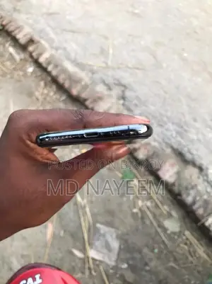 অ্যাপল আইফোন এক্সএস ৬৪ জিবি ব্ল্যাক