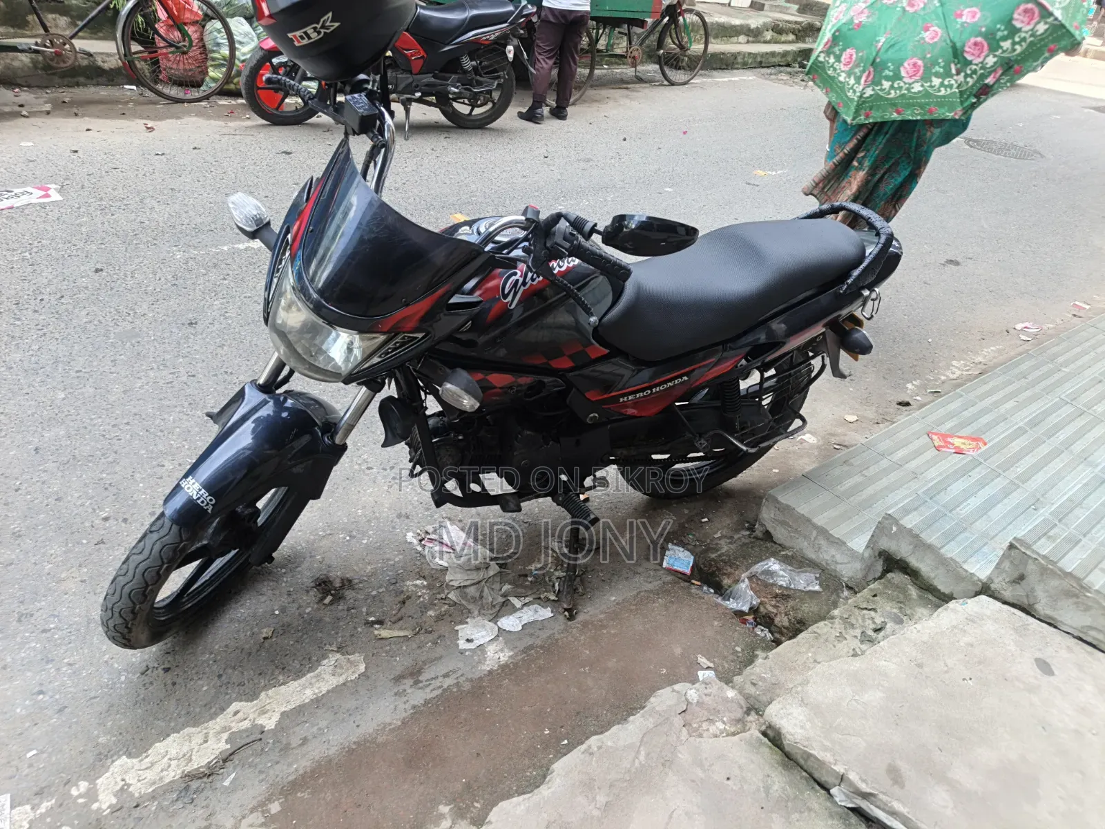 Hero Glamour 2012 Black