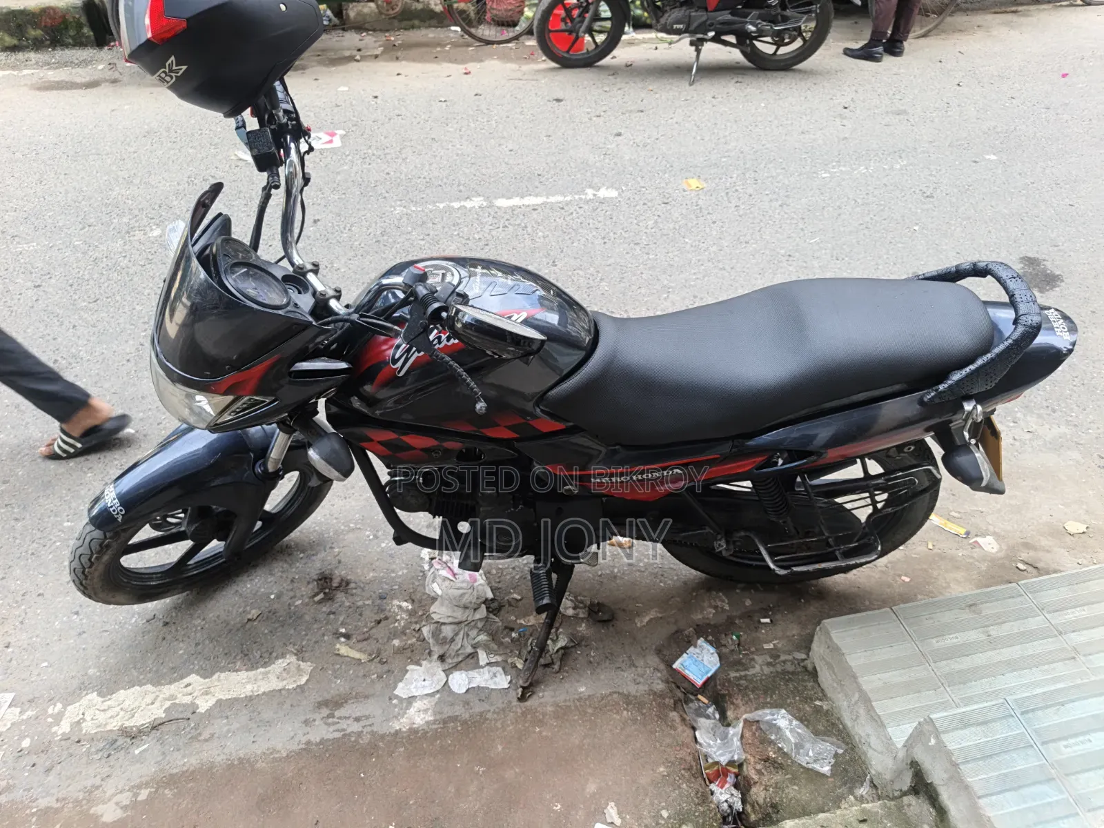 Hero Glamour 2012 Black