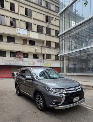 Mitsubishi Outlander 2017 Gray