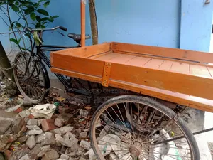 রানিং ভ্যানগাড়ি