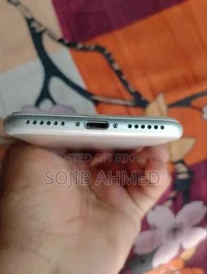 অ্যাপল আইফোন ৭ ৩২ জিবি সাদা