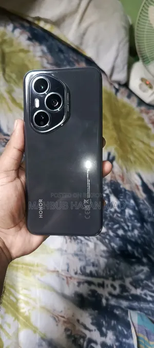 অনার ৪০০ প্রো ৫১২ জিবি ব্ল্যাক
