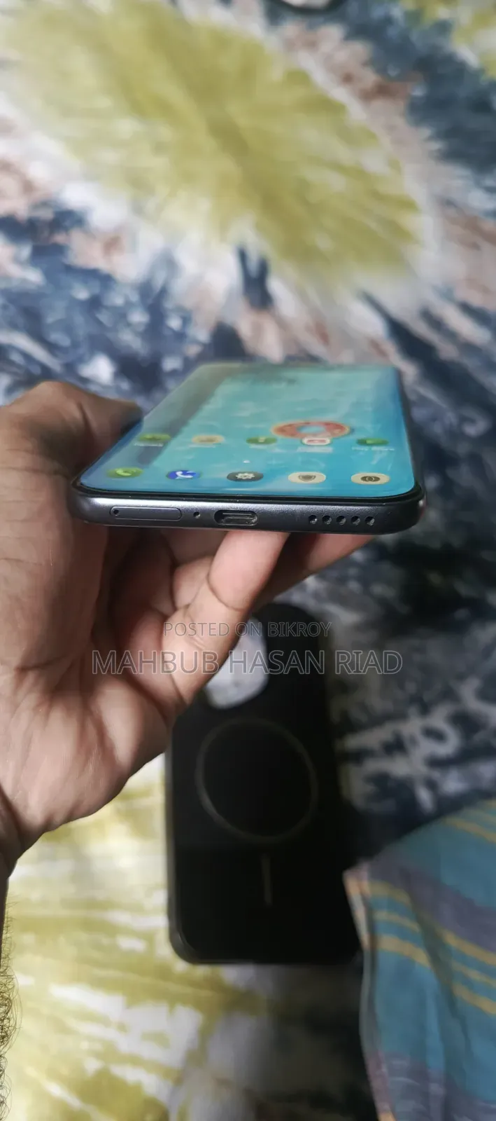 অনার ৪০০ প্রো ৫১২ জিবি ব্ল্যাক
