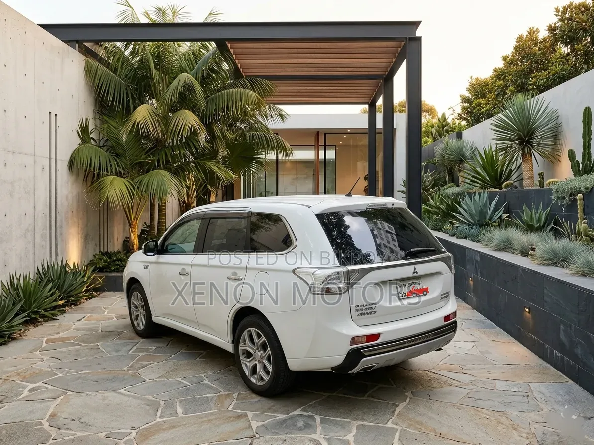 Mitsubishi Outlander 2013 White