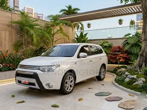 Mitsubishi Outlander 2013 White