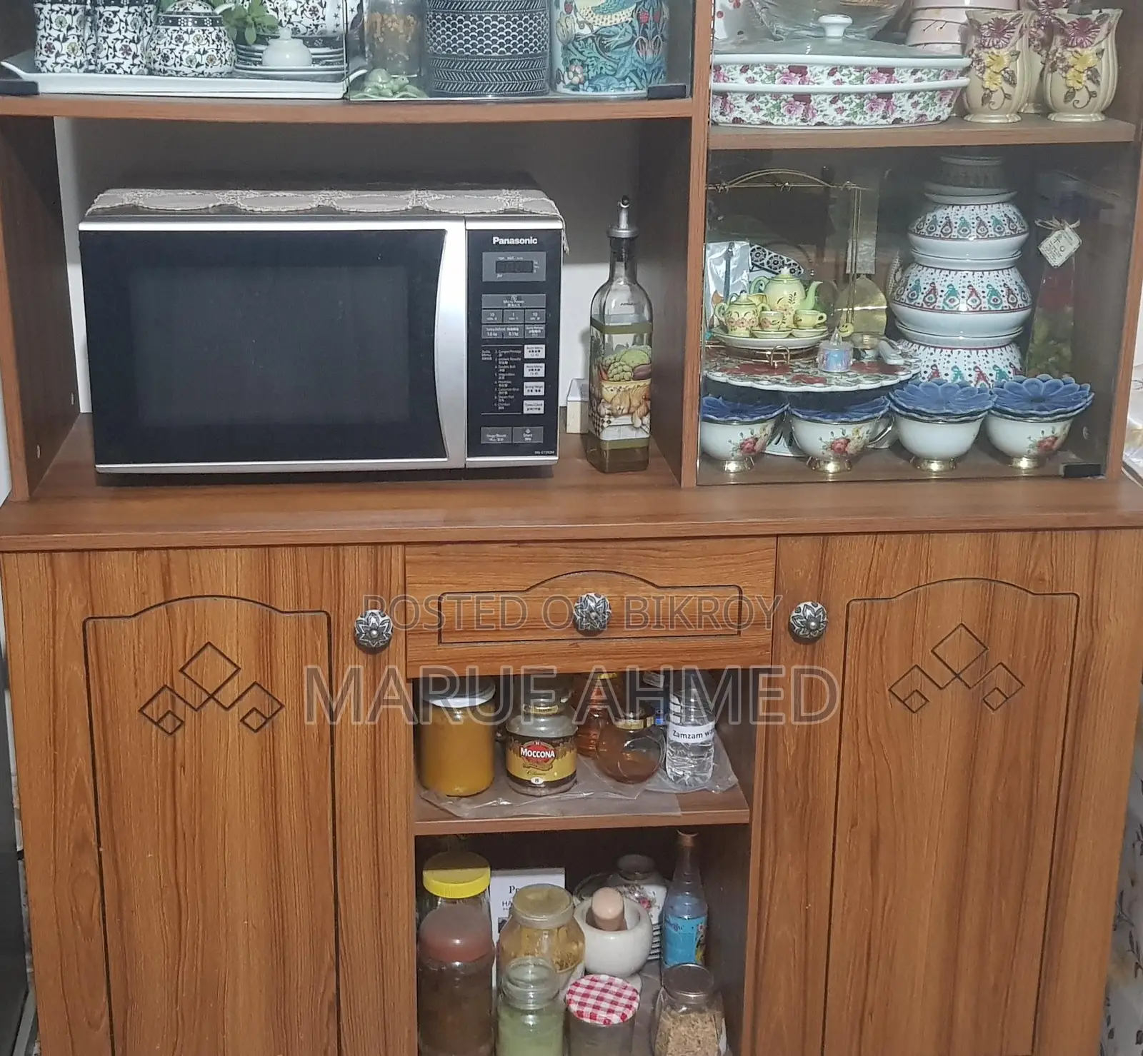 Showcase Crockeries Rack