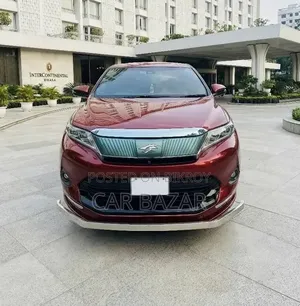 টয়োটা হ্যারিয়ার ২০১৯ লাল