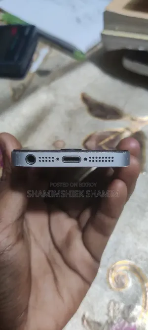 অ্যাপল আইফোন ৫এস ৩২ জিবি ব্ল্যাক
