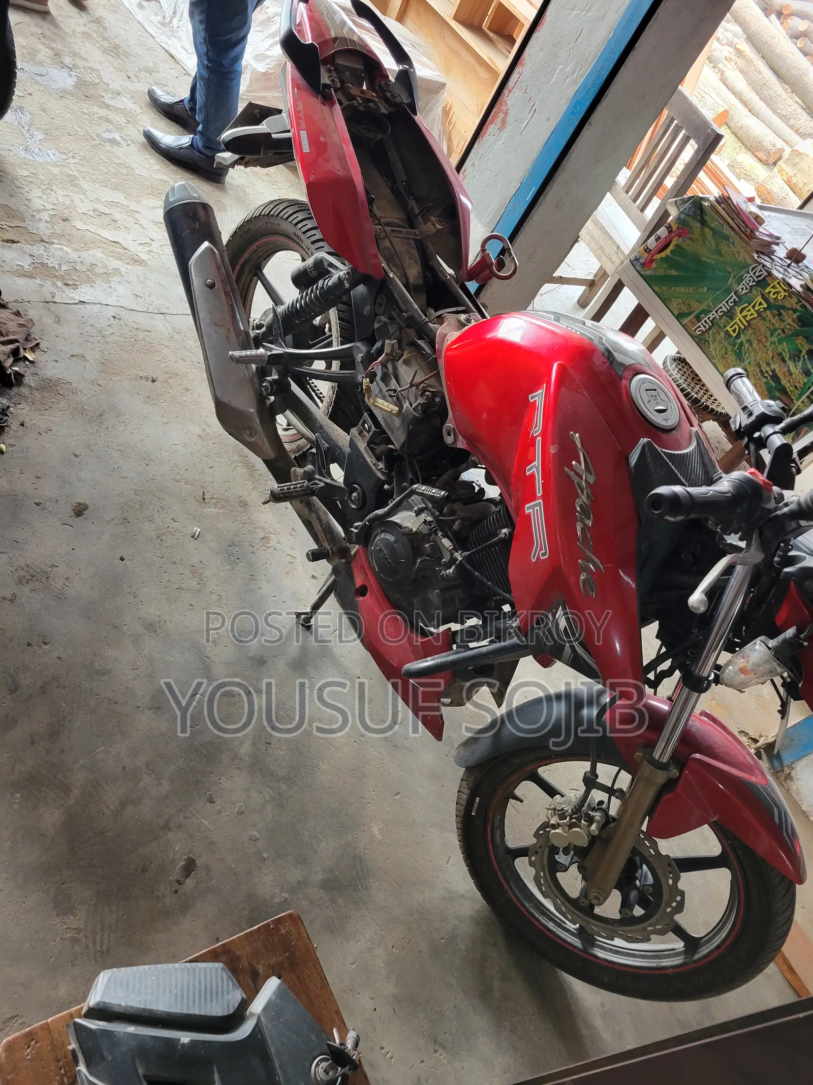 TVS Apache RTR 160 2V 2018 Red