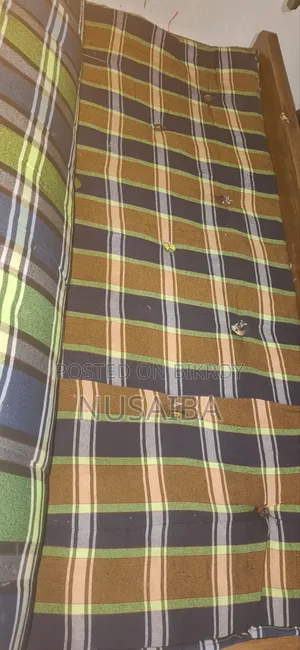 5/7 feet bed mattress and floor mat