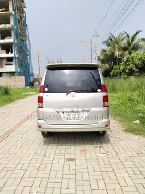 Toyota Noah 2.0 AWD (8 Seater) 2003 Silver