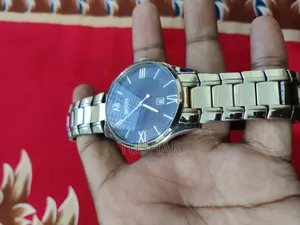 হুগো বস ঘড়ি