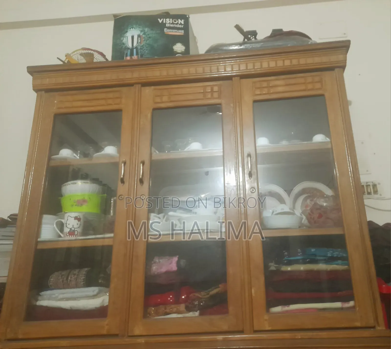 Used Mahogany Wood Showcase Cabinet