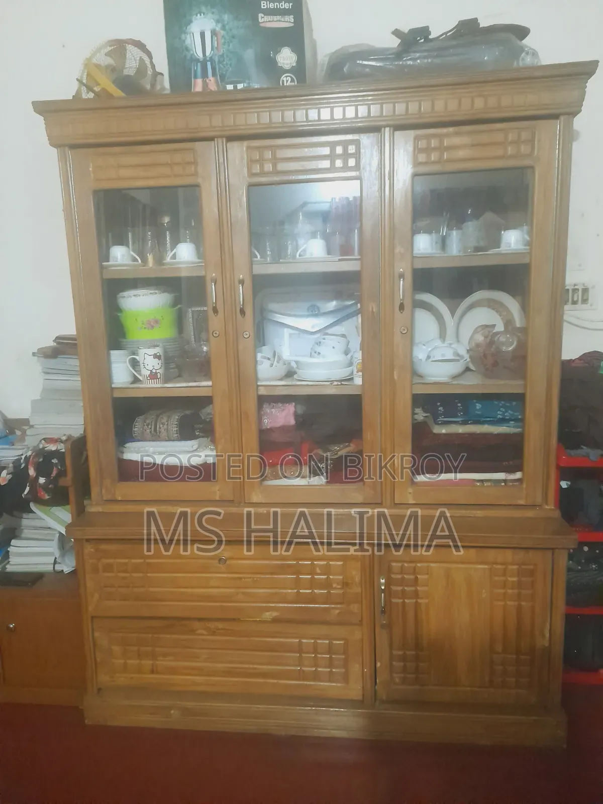 Used Mahogany Wood Showcase Cabinet