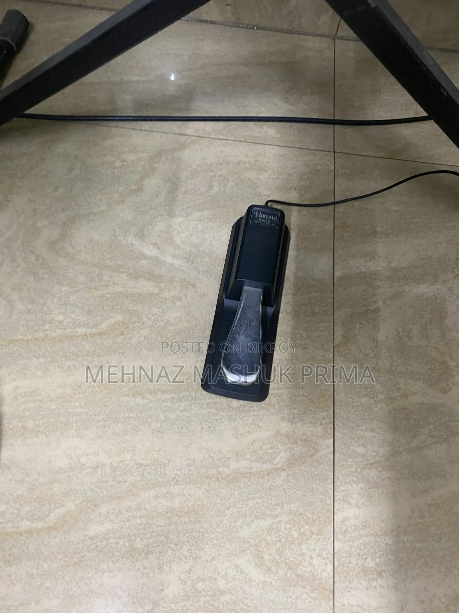 Yamaha DGX 230 Hybrid Piano
