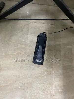 Yamaha DGX 230 Hybrid Piano