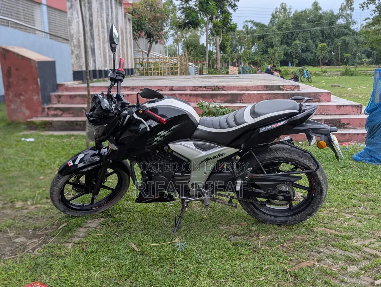TVS Apache RTR 160 4V 2021 Black