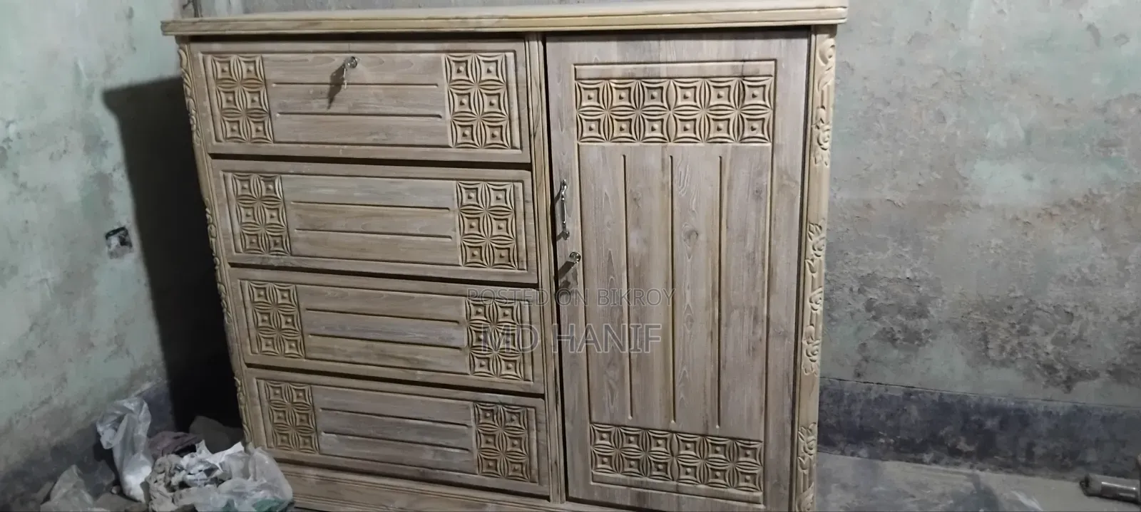 Wardrobe 5 feet by 4 feet