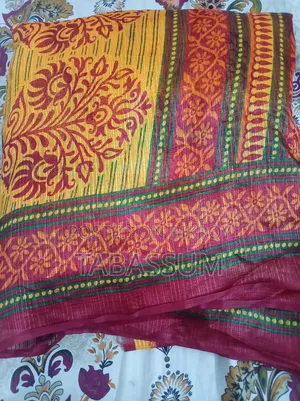 13-hat Saree
