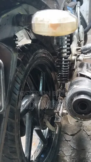 বাজাজ পালসার ১৫০ ২০১২ লাল