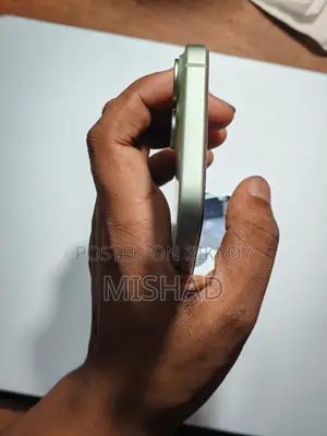 Apple iPhone 15 128 GB Green