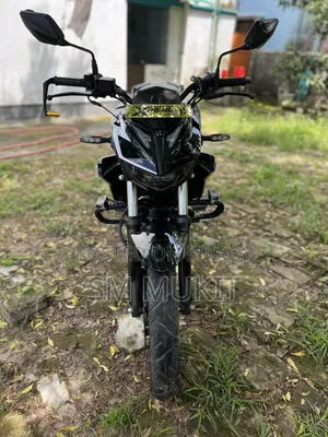 হিরো এক্সট্রিম ১২৫আর ২০২৫ ব্ল্যাক