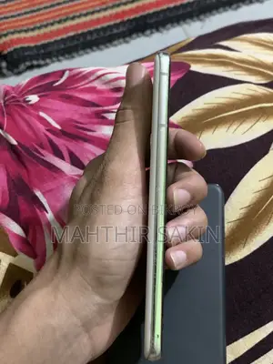 স্যামসাং গ্যালাক্সি এস২১ ৫জি ১২৮ জিবি সাদা