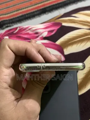 স্যামসাং গ্যালাক্সি এস২১ ৫জি ১২৮ জিবি সাদা