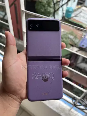 Motorola Razr 40s 256 GB Purple
