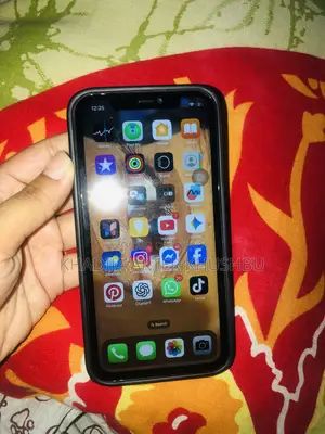 New Apple iPhone 11 128 GB Black