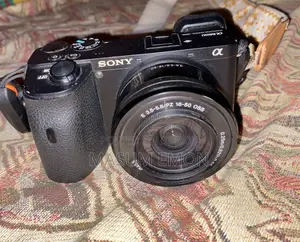 Sony A6600 Mirrorless Camera + 16-50mm Lens (Fresh Condition)