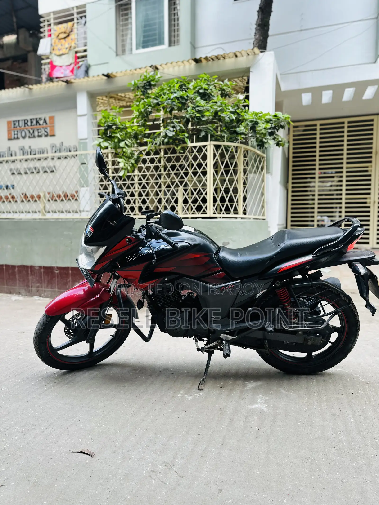 Hero Hunk 2022 Red